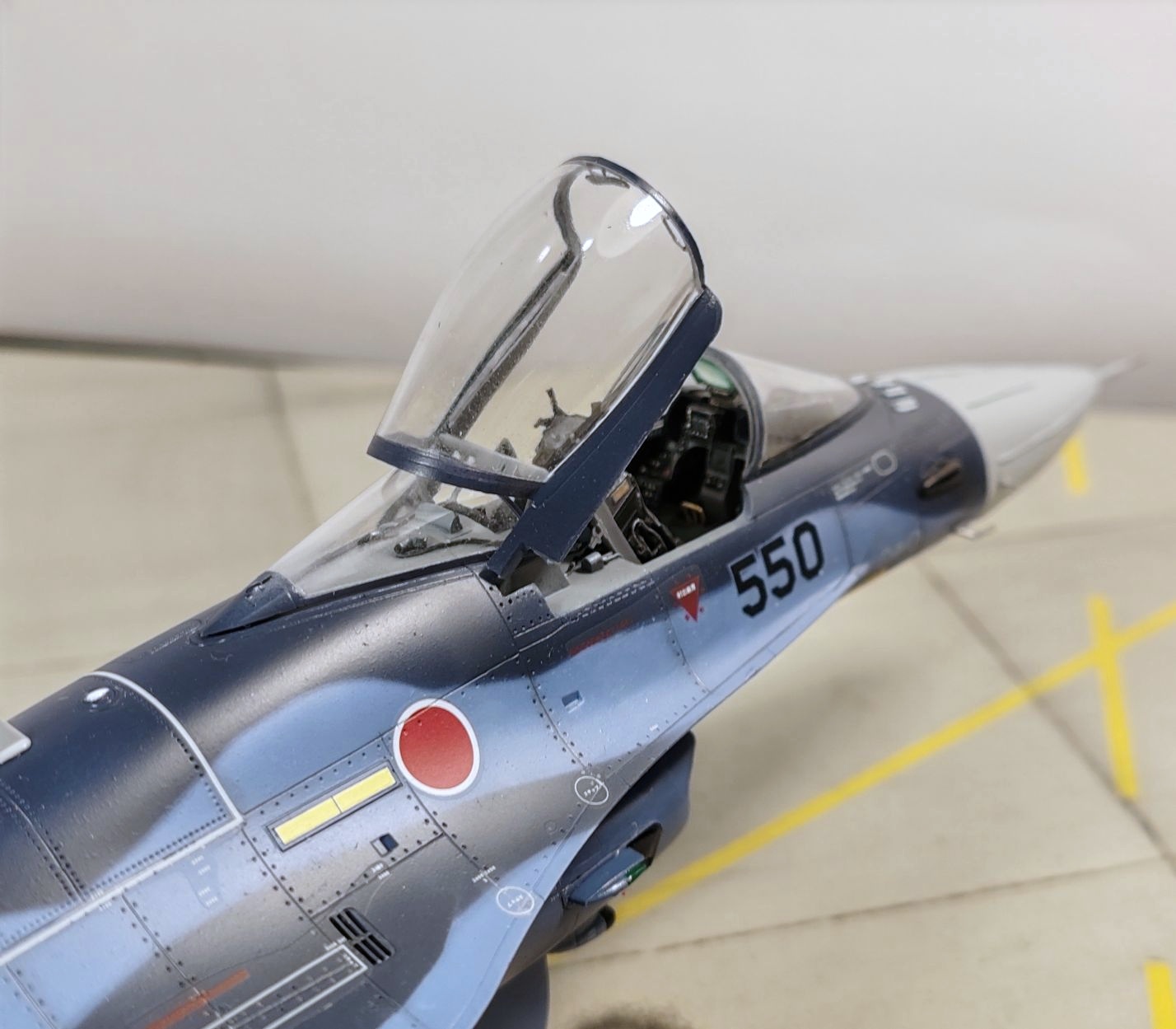 Mitsubishi F-2A © Enrico Bianchi - Click to magnify/shrink Mitsubishi F-2A, Kit Hasegawa, scala 1/48